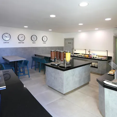 - Teranea Hvar 赫瓦尔