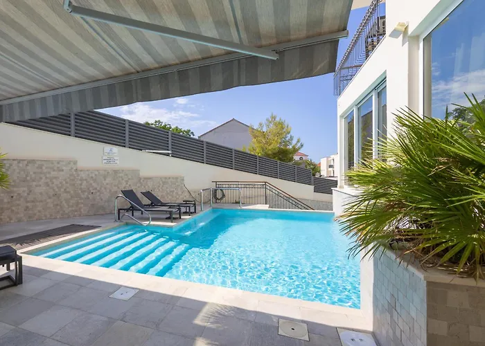 - Teranea Hvar Χβαρ