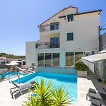 B&B - Teranea Hvar 흐바르
