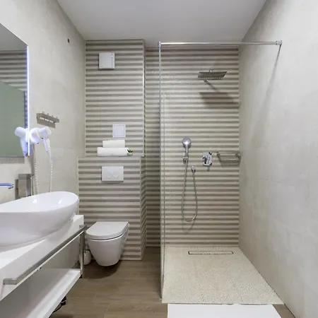 - Teranea Hvar Couette-café Hvar Town