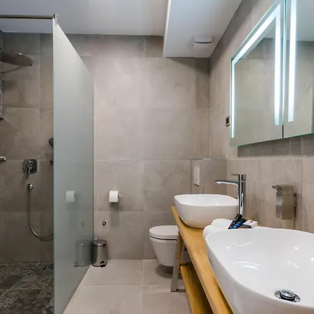 - Teranea Hvar 4* Hvar Town