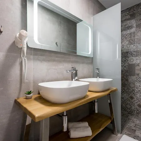 - Teranea Hvar 4* Hvar Town