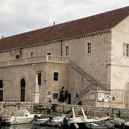 - Teranea Hvar Готель типу 