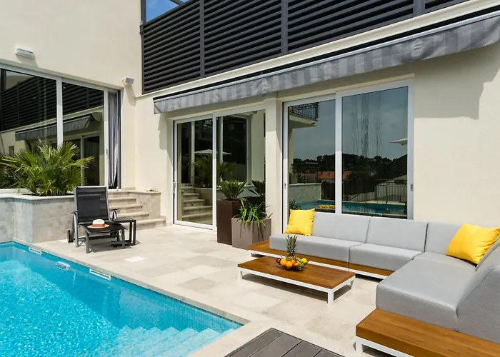 - Teranea Hvar 4* Hvar Town