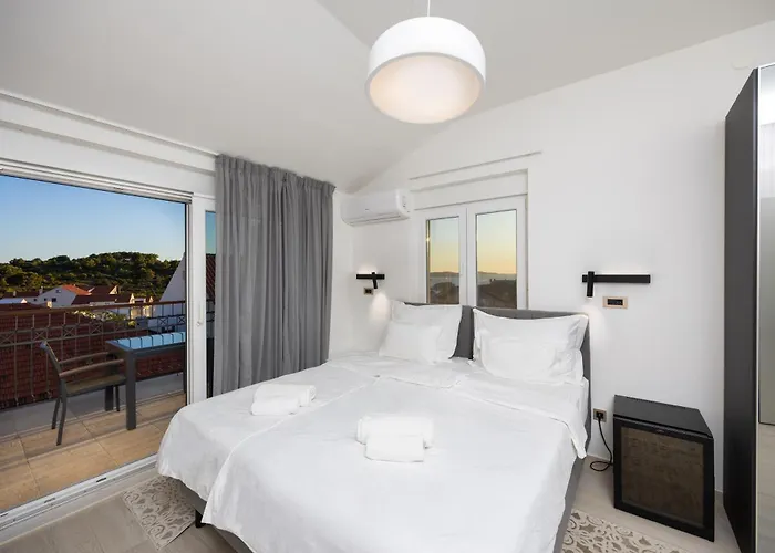 - Teranea Hvar Bed & Breakfast 4*