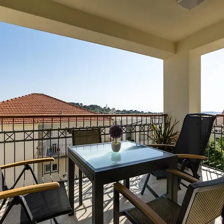 - Teranea Hvar Bed and Breakfast 4*