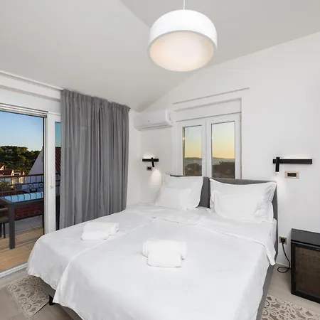 - Teranea Hvar Bed and Breakfast 4*