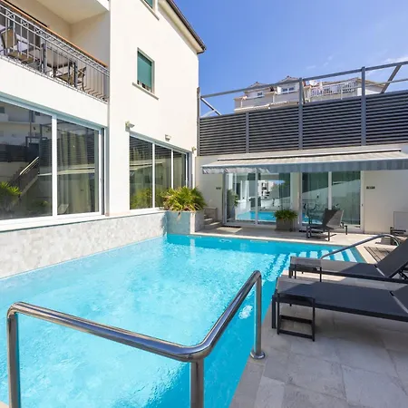 - Teranea Hvar Bed and Breakfast 4*