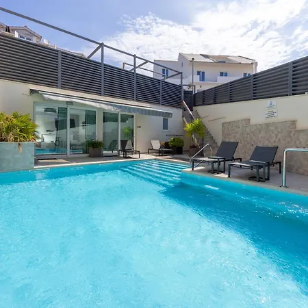 Bed and Breakfast - Teranea Hvar 4*