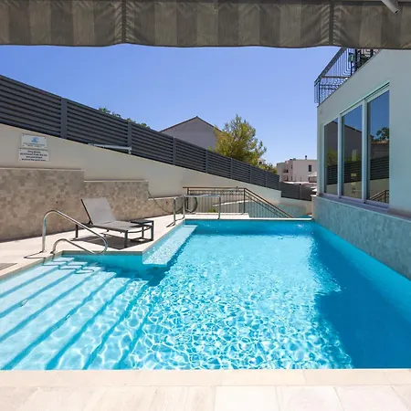 - Teranea Hvar Bed and Breakfast 4*