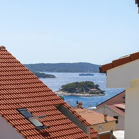 - Teranea Hvar Alojamento de Acomodação e Pequeno-almoço 4*
