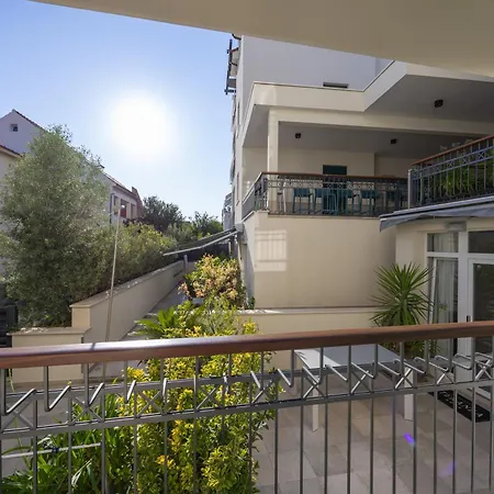 - Teranea Hvar Alojamento de Acomodação e Pequeno-almoço 4*